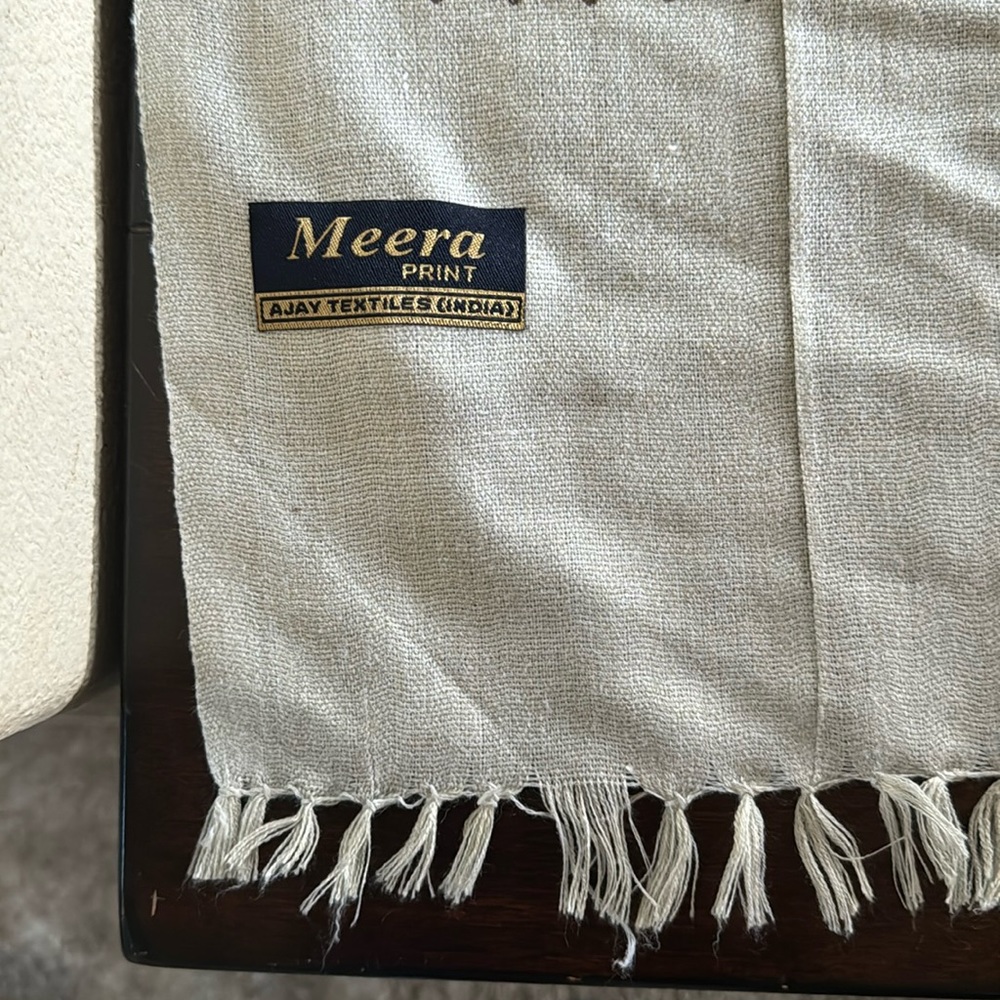 Linen Shawl in Silver with Red Accents/Design - Picture 7 of 9